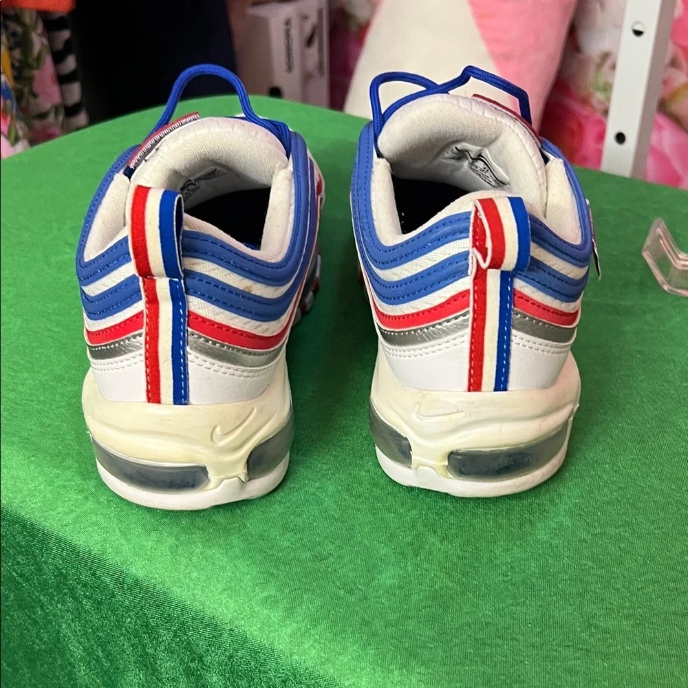 NIKE Men's White and Blue Athletic Sneakers $75 - Picture 4 of 9